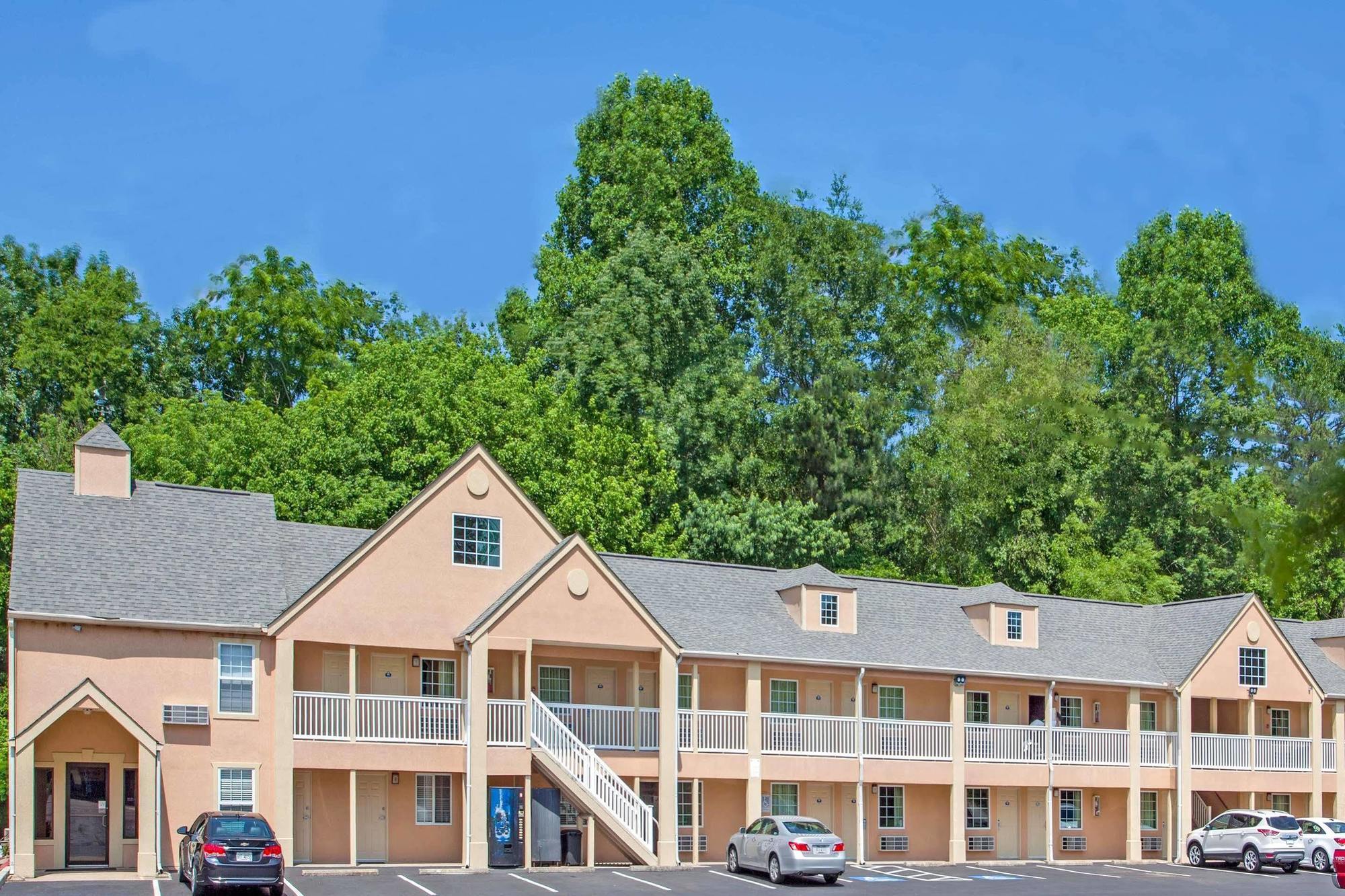 Days Inn By Wyndham Canton Exteriér fotografie
